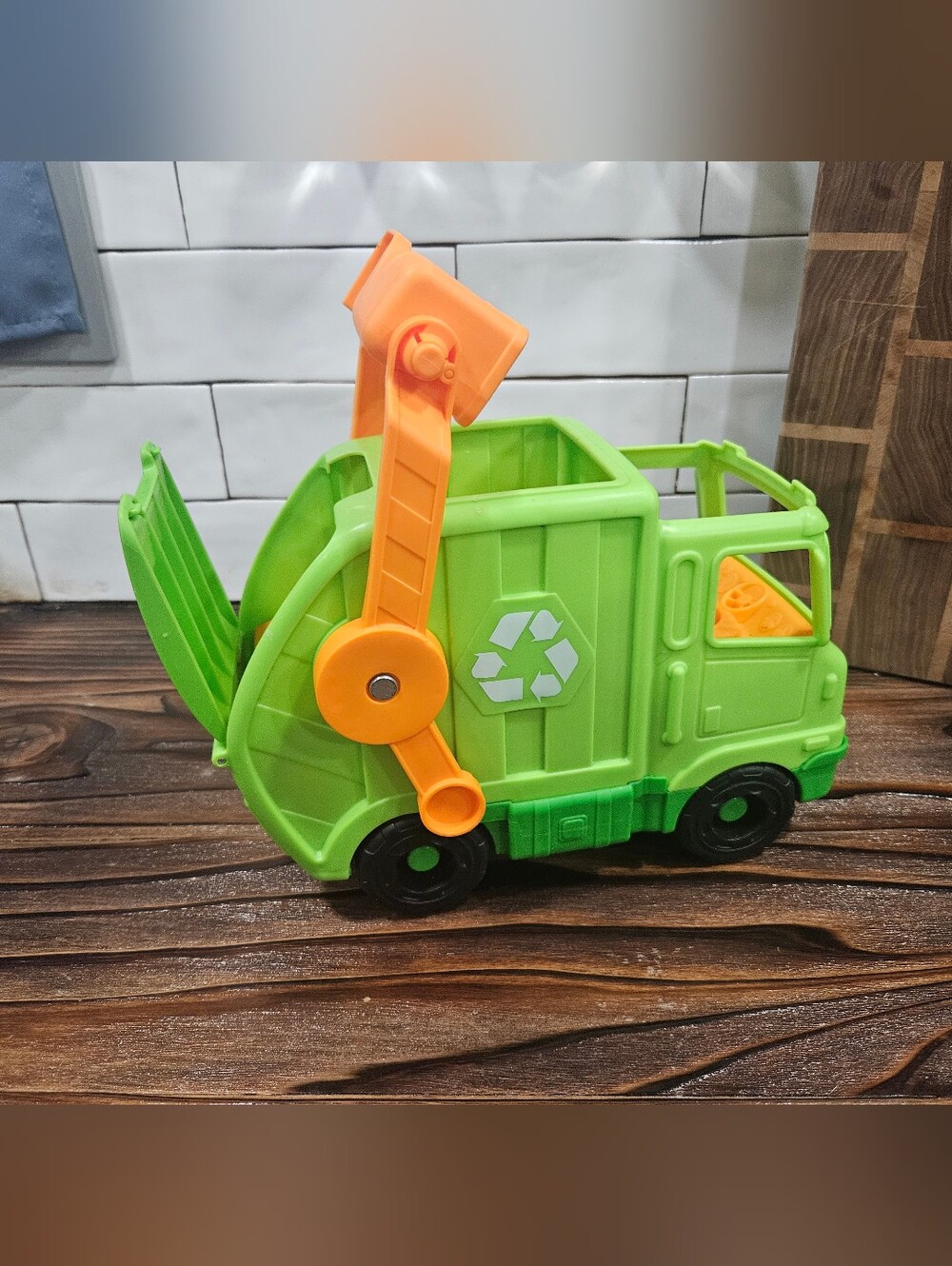 Fisher Price Little People Sounds Musical Recycle Garbage Trash Truck